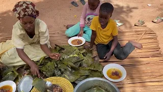 PREPARING 🇺🇬UGANDA'S DELICIOUS STAPLE FOOD || AFRICAN VILLAGE LIFE