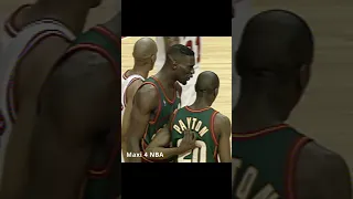 Michael Jordan vs Gary Payton Trash Talking NBA Finals 1996 Game 2 Sonics vs Bulls