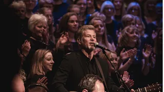 How great Thou art - by Praise Gathering ft. Paul Baloche