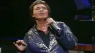 Engelbert Humperdinck - The shadow of your smile (live)