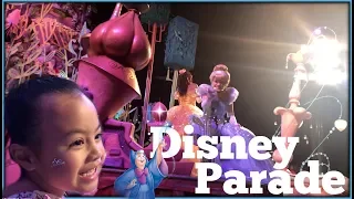 Disneyland Parade!! Vlog With Emma