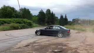 BMW E39 540i