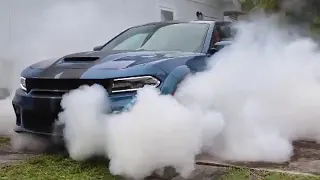 dodge charger hellcat redeye burnout with line lock