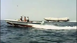 Катер на подводных крыльях "Волга" в к/ф "Иностранка" (1965) / "Volga" hydrofoil boat in film.