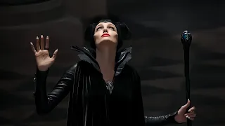 قصة الحب بين ملكة الجنيات وملك البشر في عالم من السحر والخيانة والإثارة، ملخص فيلم | Maleficent