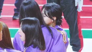 [4K] 190107 아육대 "쯔위 품이 너무 좋은 나연" 직캠 / TWICE Nayeon hugging Tzuyu Cam