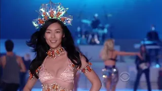 Victoria's Secret Fashion Show-Liu Wen All Walks