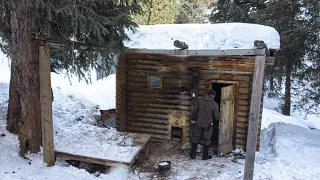 НАШЁЛ СТАРУЮ ХИЖИНУ В ЛЕСУ