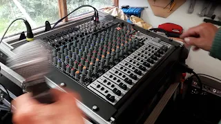 Behringer X2222