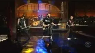 Travis Barker with one hand - When Your Heart Stops Beating +44 live