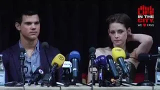 Kristen Stewart (Bella) and Taylor Lautner (Jacob) give exclusive interviews - part 1