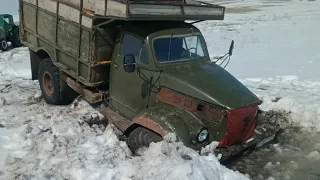 Казахстан, Байтурасай , так людей перевозят, Реки вышли из русел 4 апреля 2022 г.