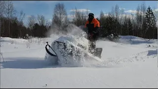 *Бураны* по глубокому снегу.