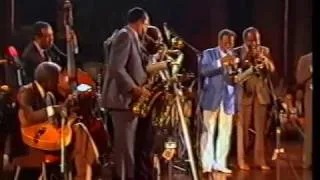 Blues Walk - Dizzy Gillespie/James Moody/Gene Harris/Ray Brown/Benny Powell/Clark Terry/...