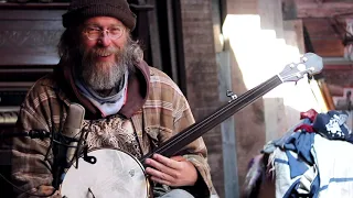 Charlie Parr plays his custom fretless Muskrat banjo by Cloverlick Banjo Shop