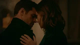 The Originals 5x11 FLASHBACK: Hayley & Elijah Dance. Hayley kisses Elijah kisses on the cheek