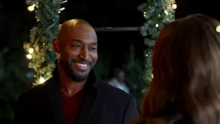 Parade.com First Look! The Christmas Doctor starring Holly Robinson Peete and Adrian Holmes