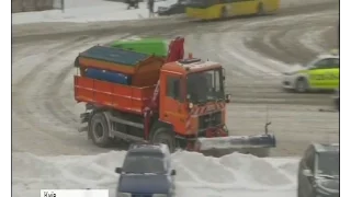 Сніговий апокаліпсис: ситуація на дорогах Києва