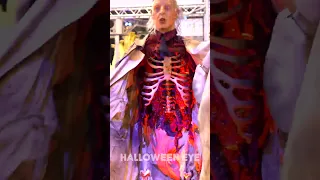 SCARY Animatronic Bones Prop at Transworld Halloween Show