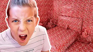 CHRISTMAS WRAPPING HIS ENTIRE ROOM!! Vlogmas 2019 Empire Family