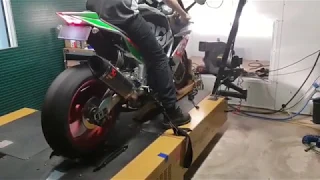 2017 Aprilia RSV4 RF 178HP Dyno Akrapovic Slip-On S-A10SO9-RC Carbon Fibre Muffler Exhaust Sound