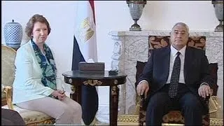 Эштон прилетела в Каир призвать Египет к демократии