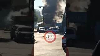 в Киеве на Осокорках, Славутич, горит АЗС Шелл: спасатели уже на месте, предварительно без постр