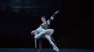 Queensland Ballet's Swan Lake: Odette/Odile and Siegfried