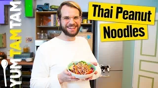 Thai Peanut Noodles // Vegane Pasta mit Erdnusssoße und Gemüse // #yumtamtam