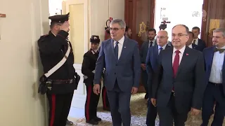 Top News - Atje ku flitet shqipja shekullore / Presidenti Begaj me arbëreshët, nderohet me çmim