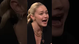 #Gwen Stefani tries to get #GigiHadid to guess "Buffalo Wings" in a round of Pictionary! #shorts