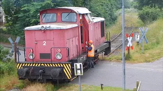 Angelner Dampfeisenbahn   | Totgesagte Wagen werden von Schwerlastkränen in die Lüfte gehoben