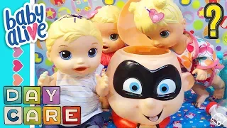 👶 Baby Alive Daycare! Liam afraid of HUGE BABY HEAD! What's INSIDE Mr. Incredibles Jack-Jack Head?