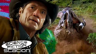 Chased By The Graboid Worm Creatures | Tremors 2: Aftershocks | Science Fiction Station