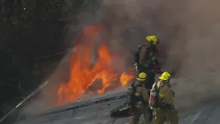 Crews battle fire in commercial building in Van Nuys