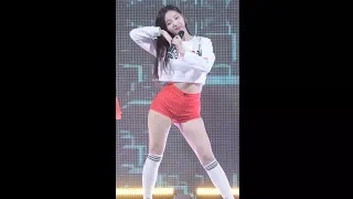 180401 MOMOLAND (모모랜드) - 짠쿵쾅 [연우] YeonWoo 직캠 Fancam (kt wiz 시민서포터즈 페스티벌) by Mera