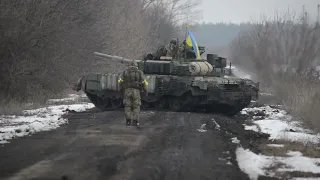 Трофейний російський танк воює проти колишніх власників