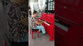 Puttin'On The Ritz 🎶 Пианист Тигран Алавердян🎼🎵🎶 Аэропорт Звартноц✈️