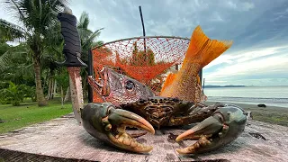 Giant Mud Crab Catch and Cook in Fiji with Spearfishing for Bait