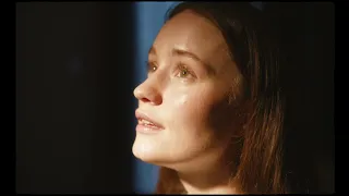 Sigrid - It Gets Dark (out in space, acoustic) (Visualiser)