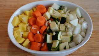 Vegetarischer Auflauf super einfach 🥔🥕🧅 mit Kartoffeln, Möhren, Zwiebeln und Zucchini