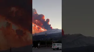 Etna Volcano Eruption: Spectacular Lava Fountain