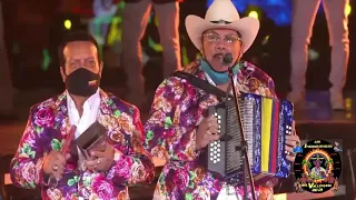 CINCO PA LAS DOCE  SILVESTRE DANGOND feat ANIBAL VELÁSQUEZ