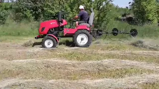 Перевертаємо сіно гребками від ч.п. Крючкова