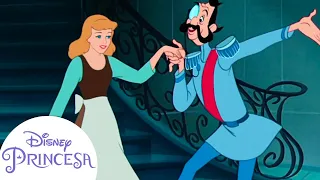 Cenicienta se prueba el zapato de cristal | Disney Princesa