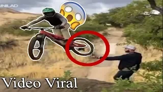 una moto y una botella Video viral de Facebook, instagram,y Whatsapp