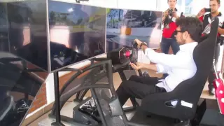 Checo Perez  en Simulador APEX® MotionGP