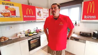 ΑΝΟΙΞΑΜΕ το δικό μας "McARTEMIS" ΣΤΟ ΣΠΙΤΙ ! / We OPENED Our Own McDONALD'S At HOME / ARTEMI STAR