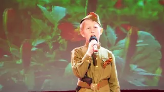Антон Панзин 8 лет  Поклонная Гора 9 мая  Песня Я хочу,чтобы не было больше войны