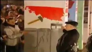Wałęsa - Mur Berliński. Potrącił Kamerę.